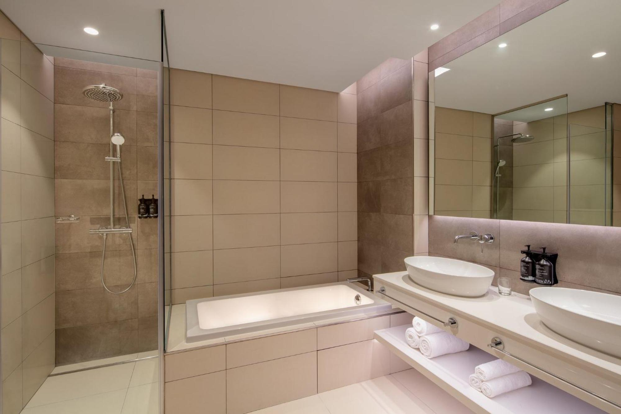 Holiday Inn Dubai Business Bay By Ihg Exteriör bild