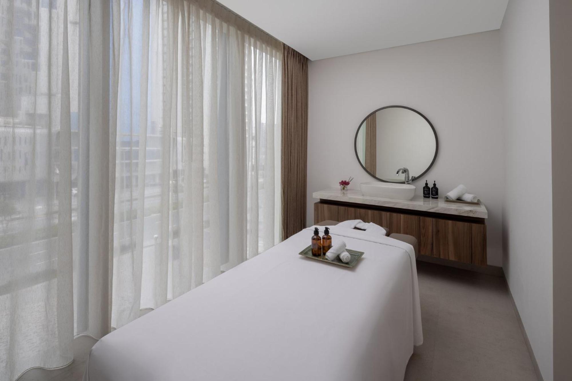 Holiday Inn Dubai Business Bay By Ihg Exteriör bild